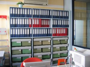 Aktenschrank mit Hängeregister