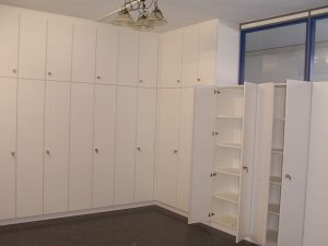 Einbauschränke abschließbar in der Farbe weiß