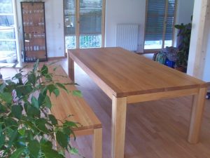 Esszimmertisch mit passender Sitzbank